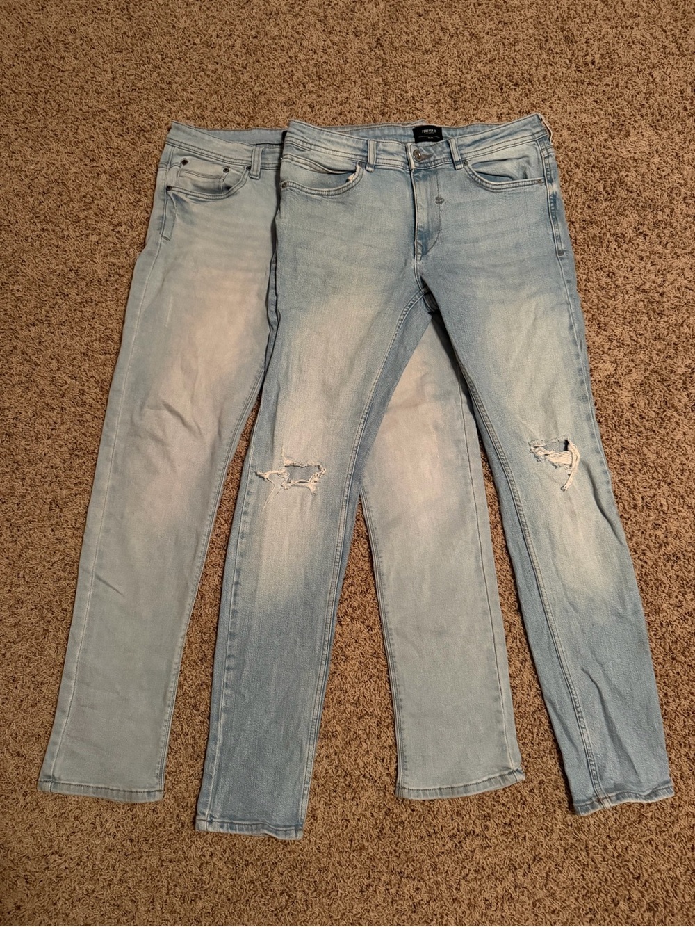 Men’s Size 31/32 Steve’s jeans and size 31 forever 21 light blue jeans 2p bundle